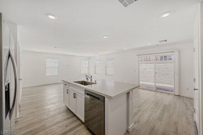 Building Photo - 773 Fallen Phoenix St