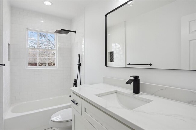 Building Photo - 262 Atwood Dr NW