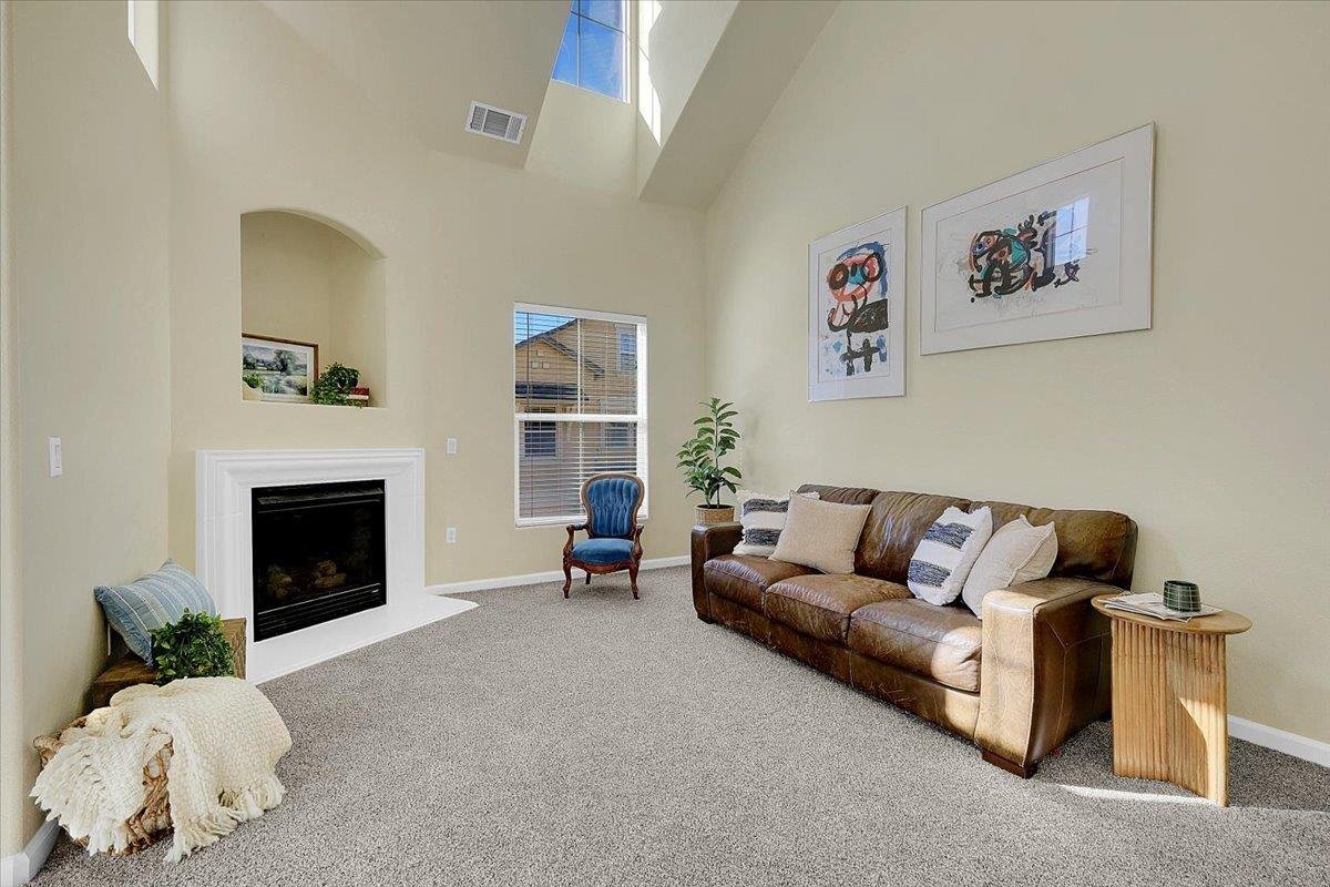 Building Photo - 5350 Dunlay Dr