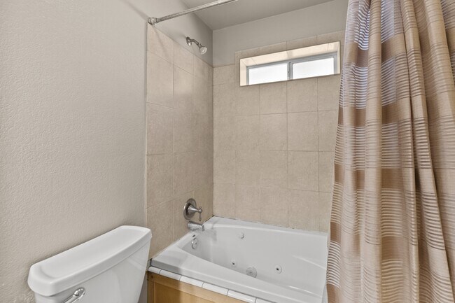 Building Photo - 307 Heath Dr