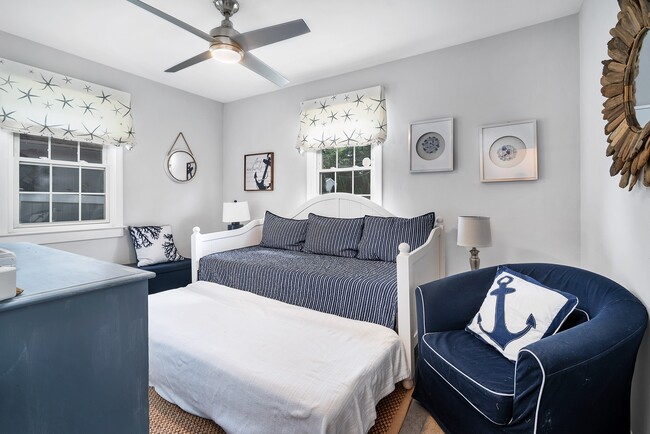 Building Photo - 76 S Edgewood Rd