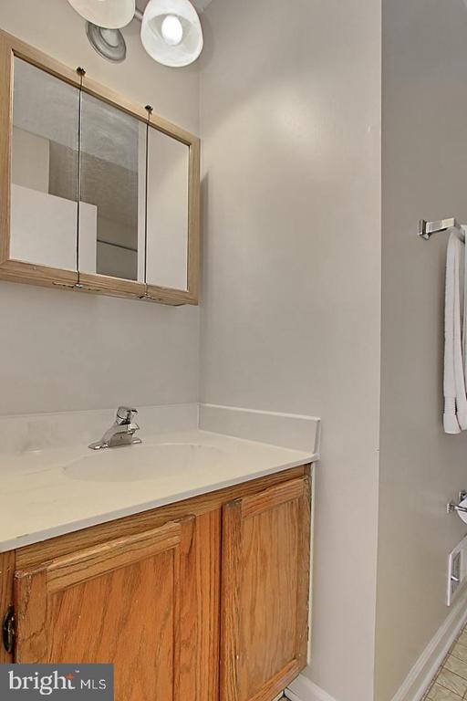 Building Photo - 8607 Woodhue Ct