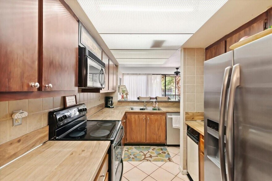 Building Photo - 2831 SW 87th Ave
