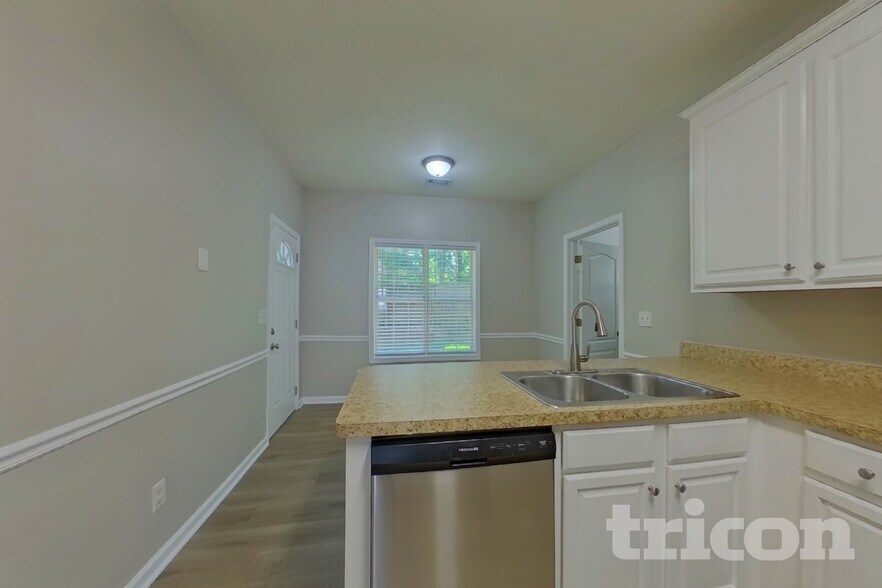 Building Photo - 12264 Crestwood Ct