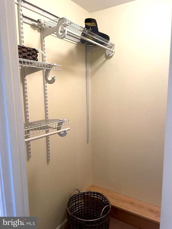 Building Photo - 14402 Jarvis Ave