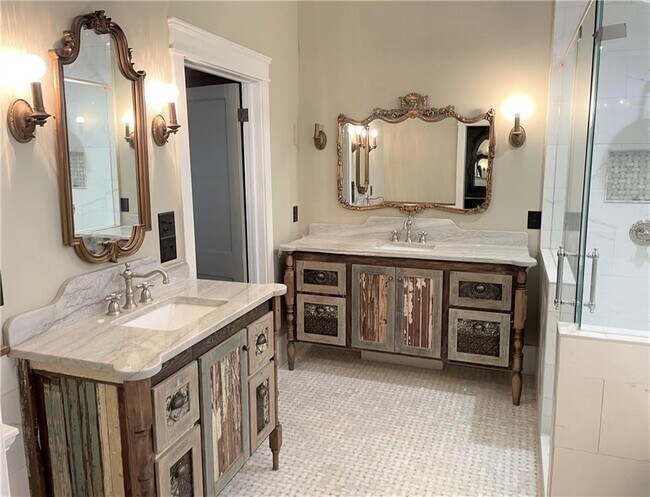 Building Photo - 185 W Moreno St