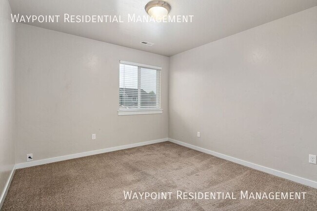 Building Photo - 1142 W Parkstone St