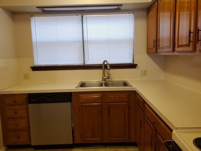 Building Photo - 5319 Palm Valley Dr N