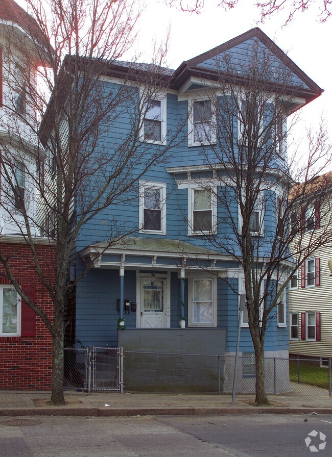 Building Photo - 205-211 Columbia St