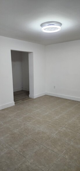 Building Photo - 471 NE 162nd St