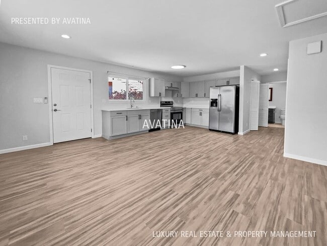 Building Photo - 2976 Kamakini St