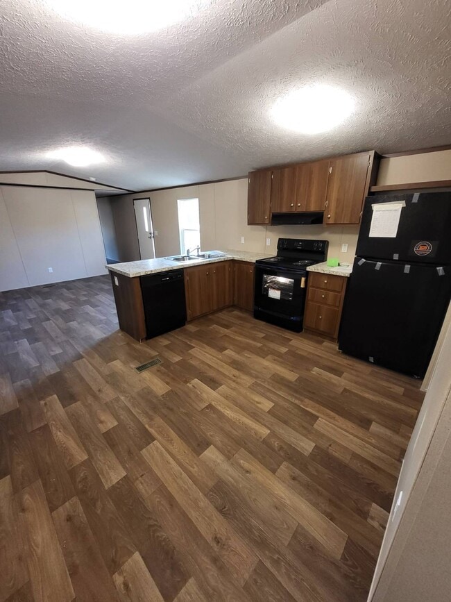 Building Photo - 1901 Switzer Rd