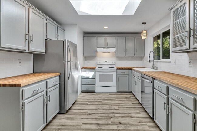 Building Photo - 7401 56th Ave Ct NW