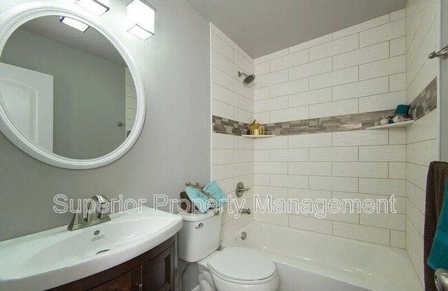 Building Photo - 7412 Willshire Blvd