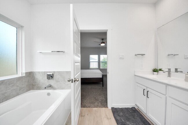 Building Photo - 31815 Kellan Grv Ct