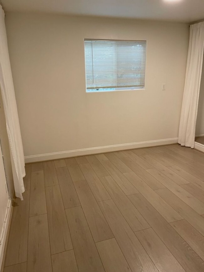 Building Photo - Private, Quiet, Bright Studio apartment - ...