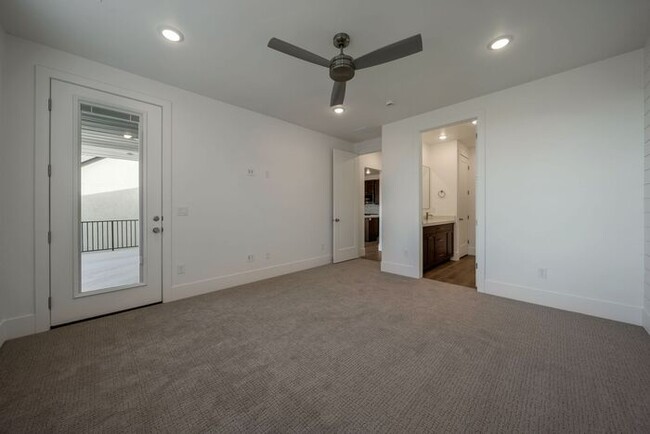 Building Photo - SPECTACULAR VIEWS, MIL APT, BRAND NEW MOUN...