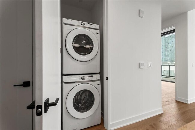 Building Photo - 84 East Ave