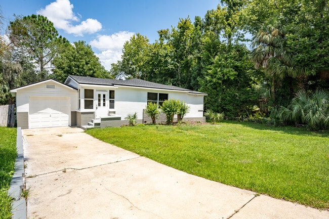 Building Photo - 1052 Magnolia Ave