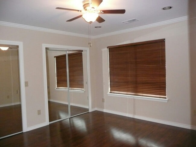 Building Photo - 1406 Moran Dr