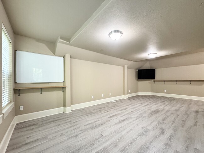 Building Photo - 11347 NW Kimble Ct
