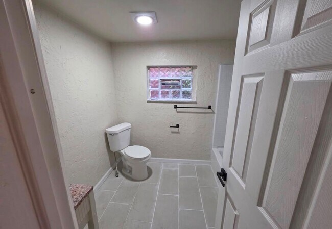 Building Photo - Charming 3BR Home in McKees Rocks