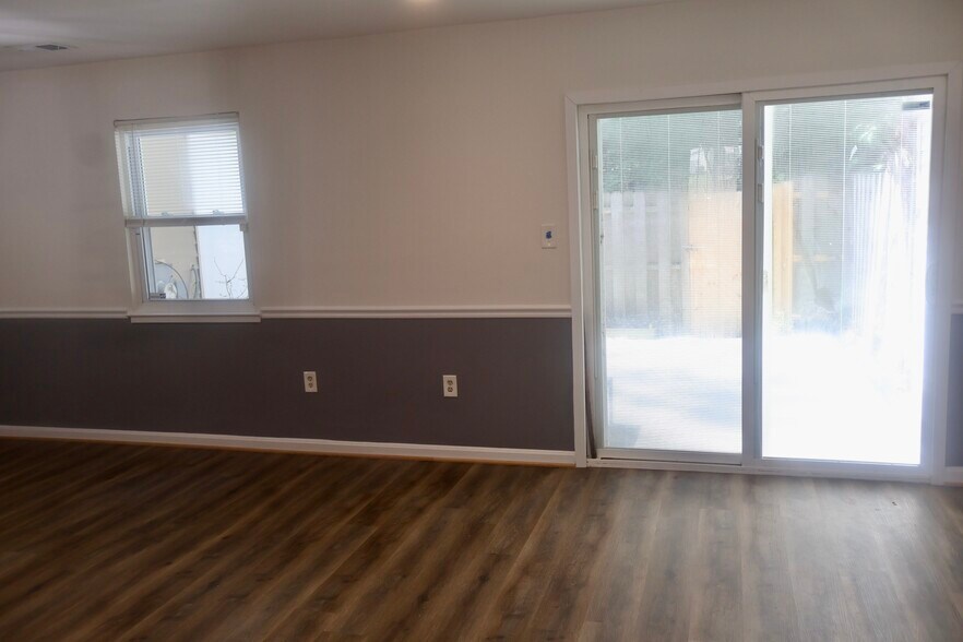 Building Photo - 7617 Swan Ter