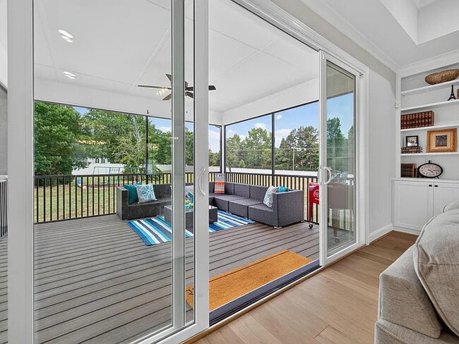 Building Photo - Lease OR Lease to Own