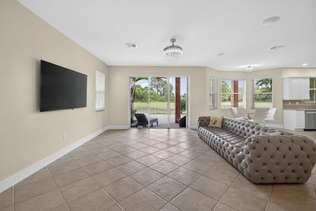 Building Photo - 1724 Annandale Cir
