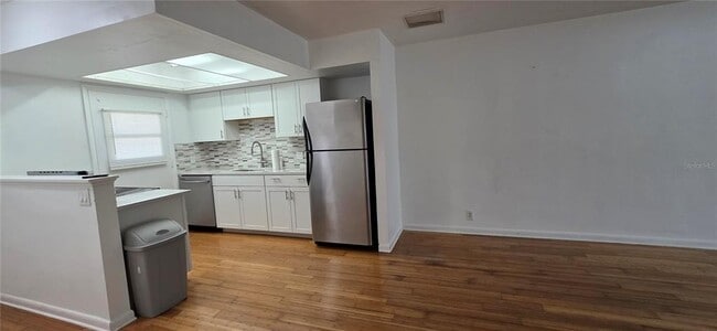 Building Photo - 1433 S Belcher Rd