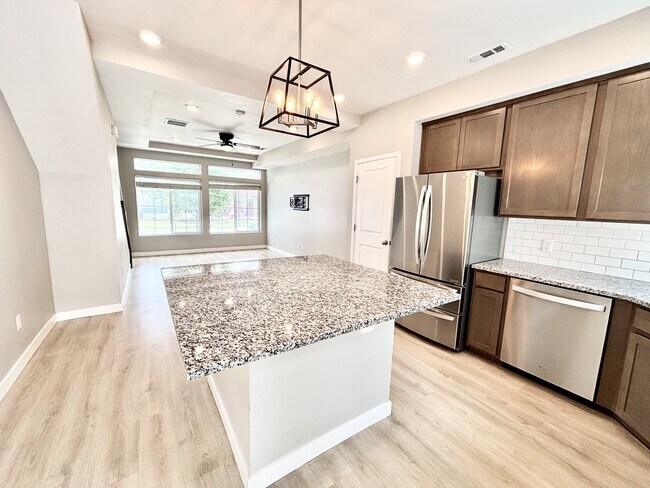 Building Photo - 153 E Brushy Canyon St