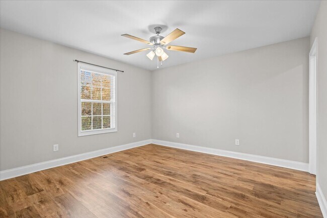 Building Photo - Pristine 3 Bed 2 Bath Home in Dalton