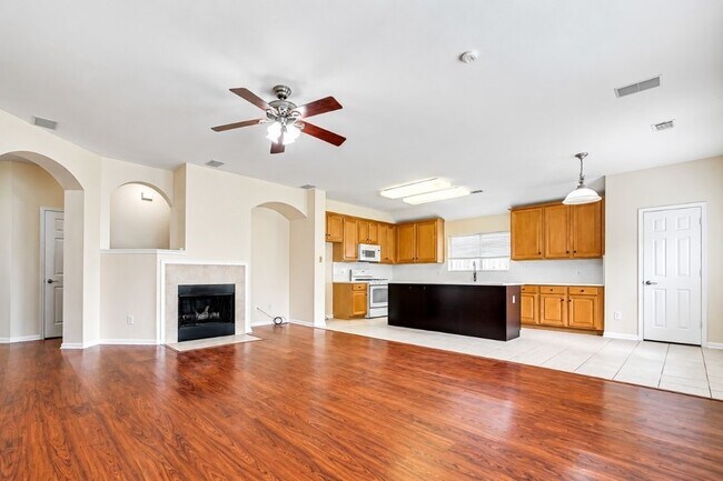 Building Photo - 5402 Rosehaven Ct