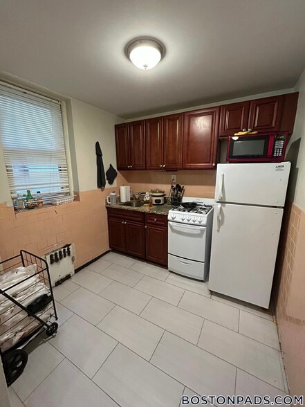 Primary Photo - 107 Gordon St