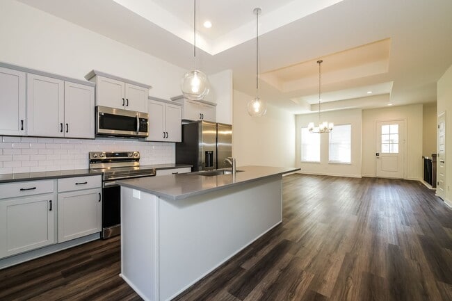 Building Photo - 16161 Fontana St