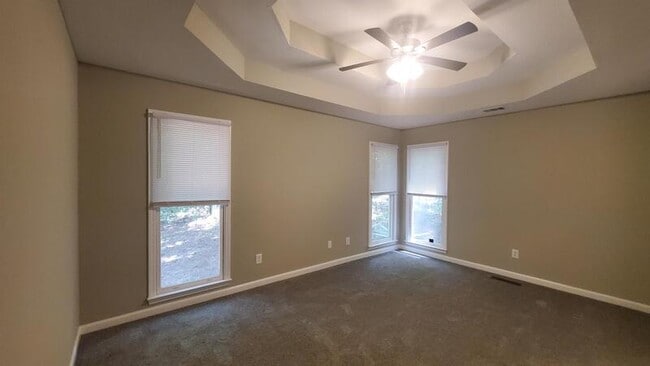 Building Photo - 1061 Sharon Pl