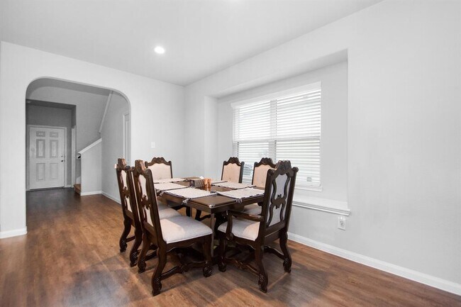 Building Photo - 25107 Bells Canyon Dr