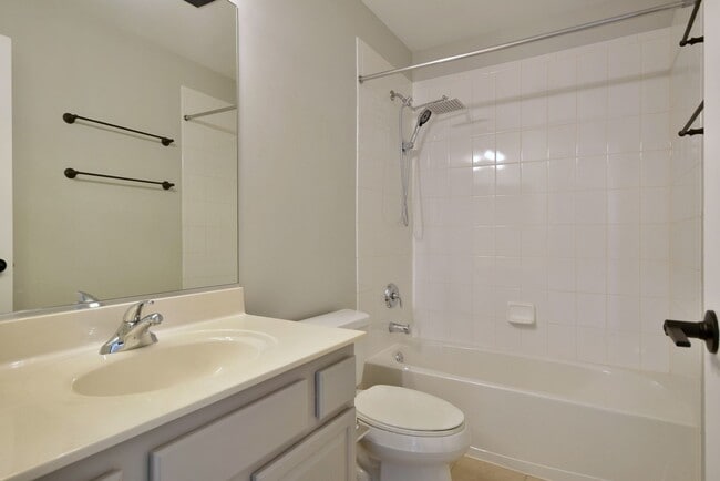 Building Photo - 5502 Cambridge Way