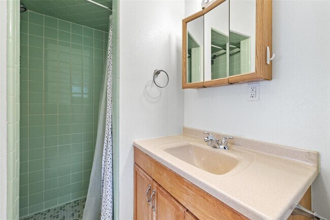 Building Photo - 1206 Larkwood Dr