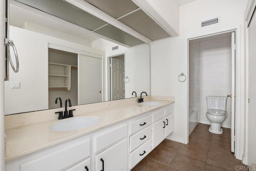 master bathroom - 3432 Cameo Dr