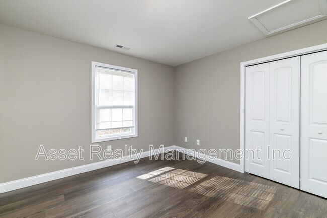 Building Photo - 112 Bennett Ln