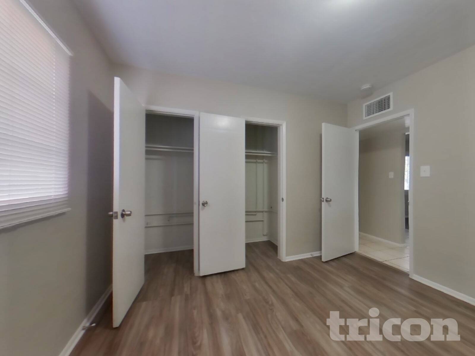 Building Photo - 120 W 8th Pl