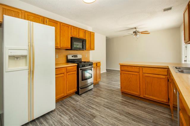 Building Photo - 8406 Americas Cup