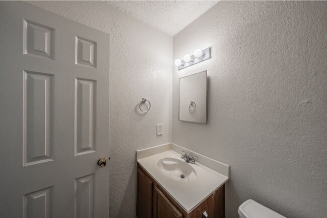 Building Photo - 3327 Clydesdale Dr