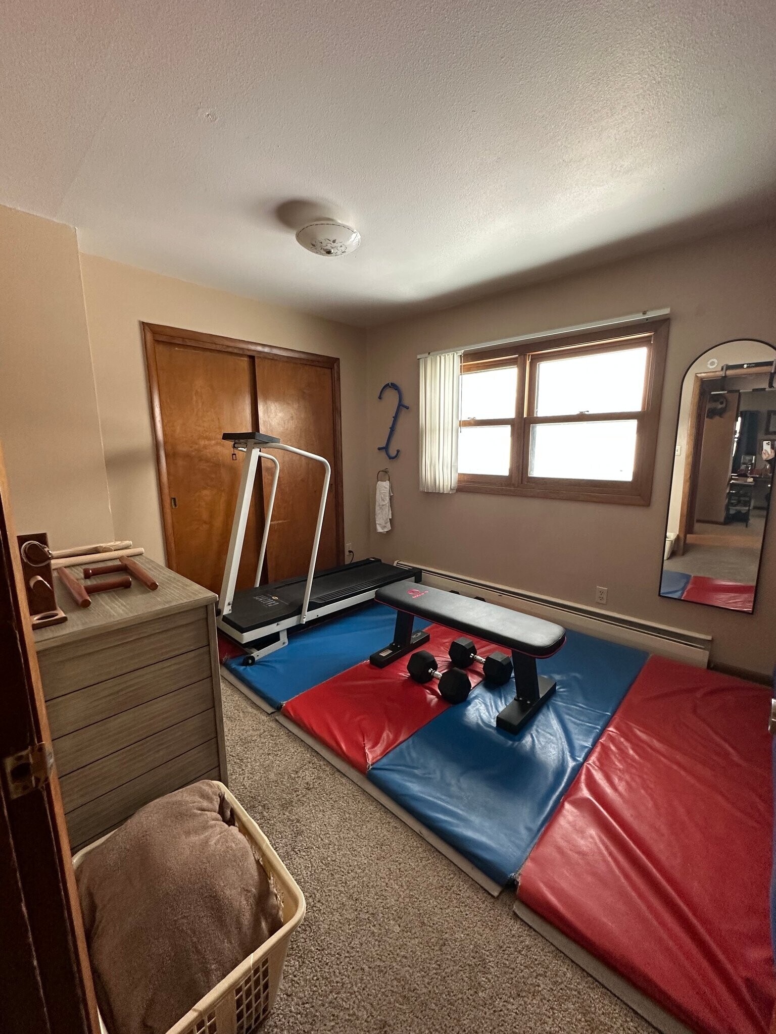 Building Photo - 413 Merriam Ave S