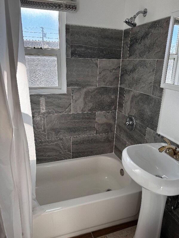 Building Photo - 8557 Juniper Ave