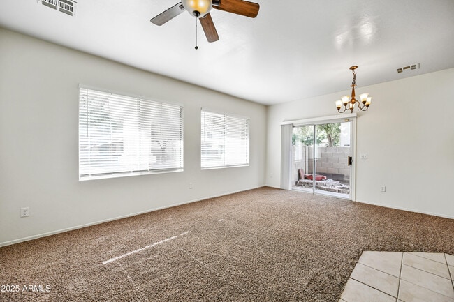 Building Photo - 1528 S Roadrunner Dr
