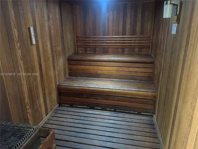 Building Photo - 500 Brickell Ave