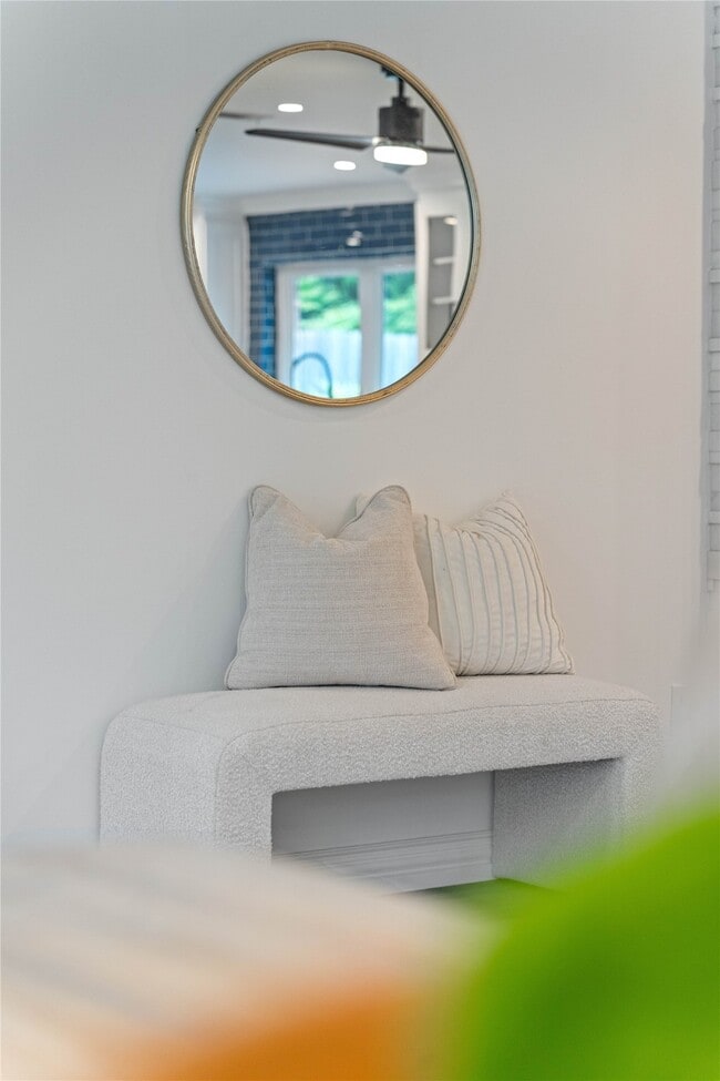 Building Photo - 9022 Quebec Dr