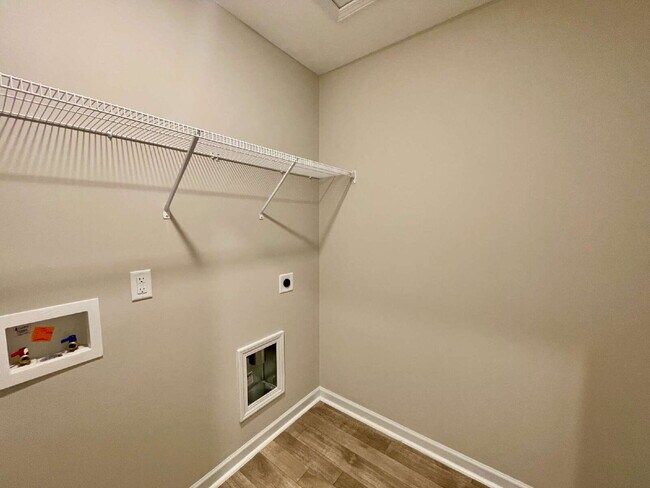 Building Photo - 3-Bedroom Retreat With 2.5 Baths In Fayetteville
